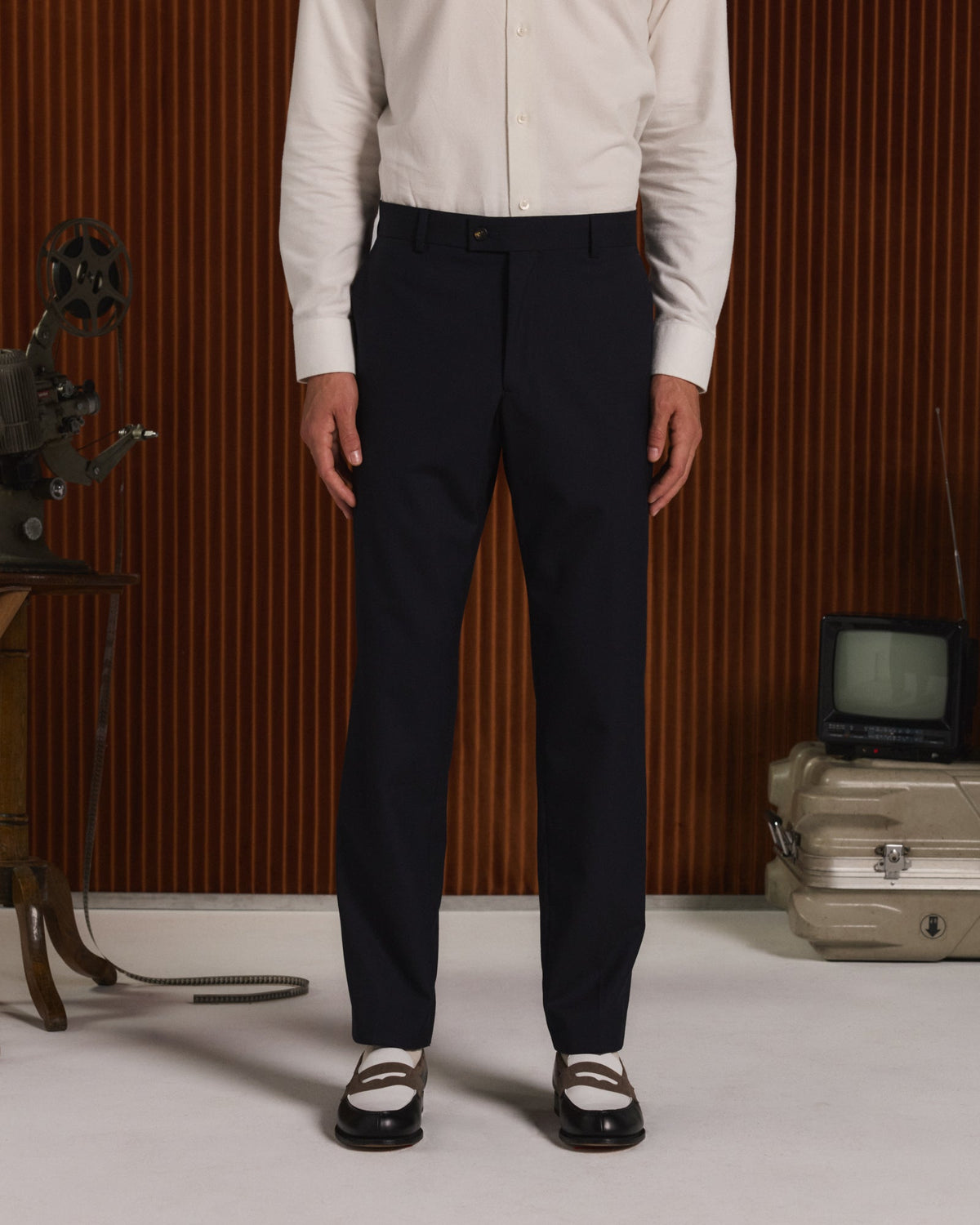 Pantalon droit en laine marine