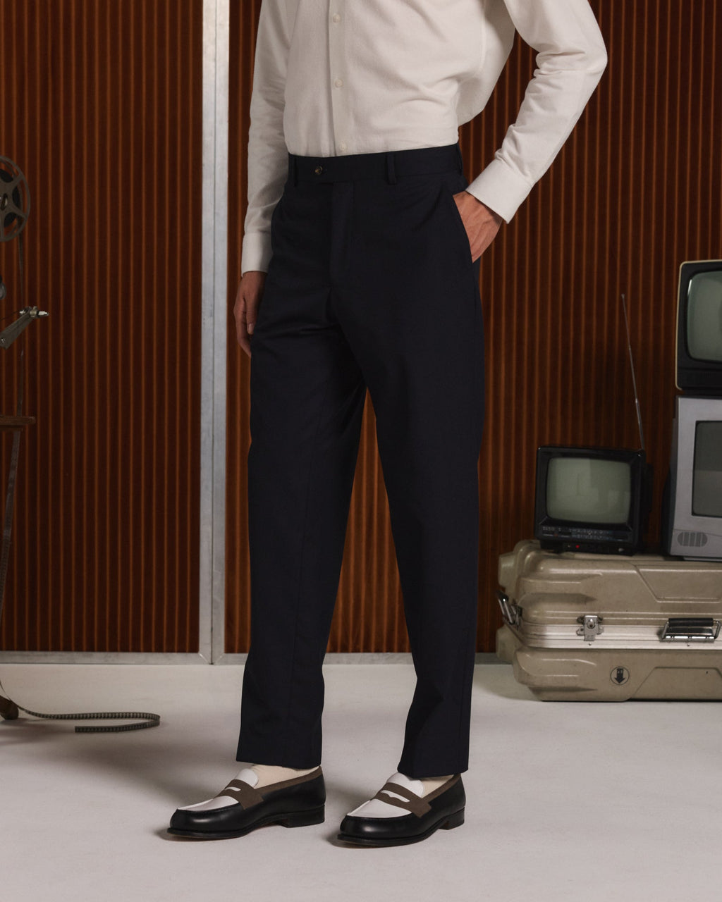 Pantalon droit en laine marine