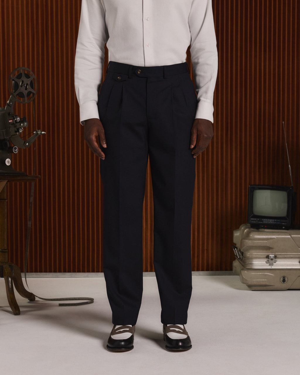 Costume formel en laine marine, pantalon à pinces