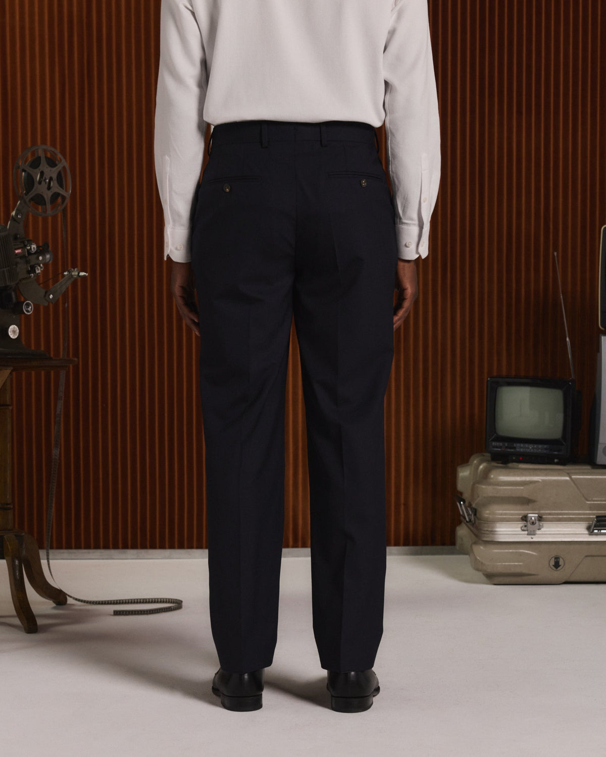 Pantalon à pinces en laine marine