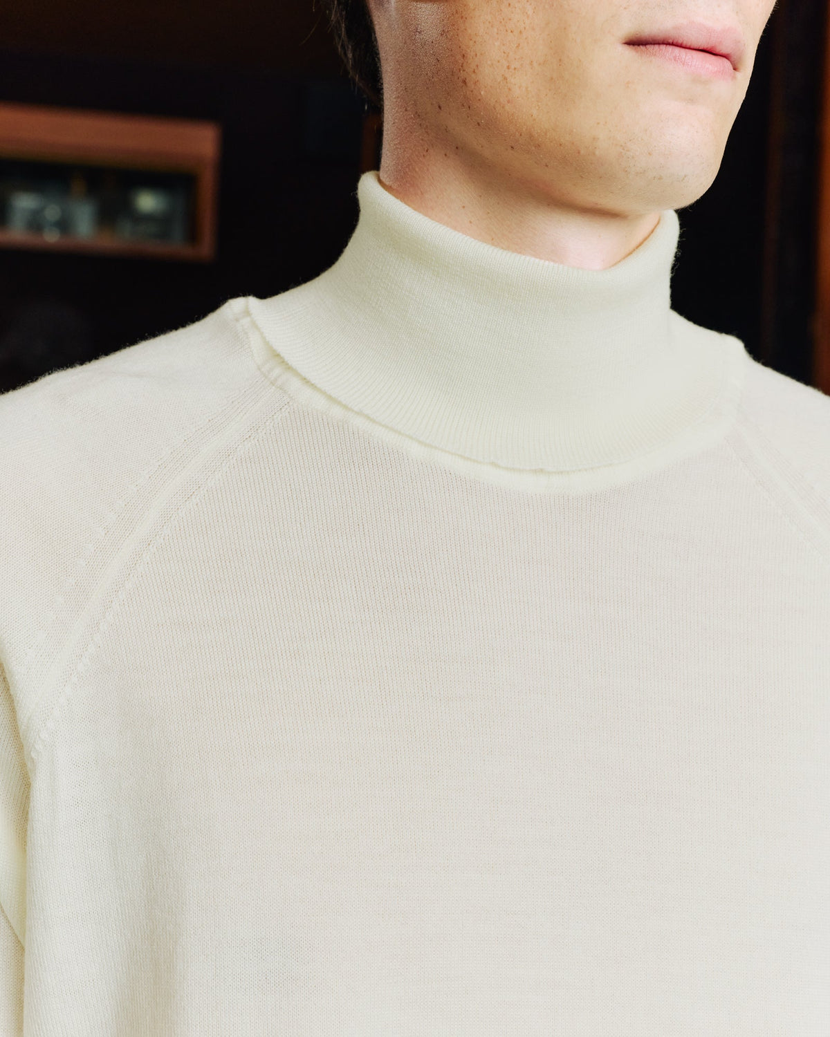 Pull à col roulé en laine mérinos extrafine écru
