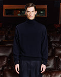 Pull col roulé en laine extrafine marine