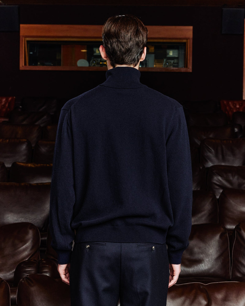 Pull col roulé en laine extrafine marine