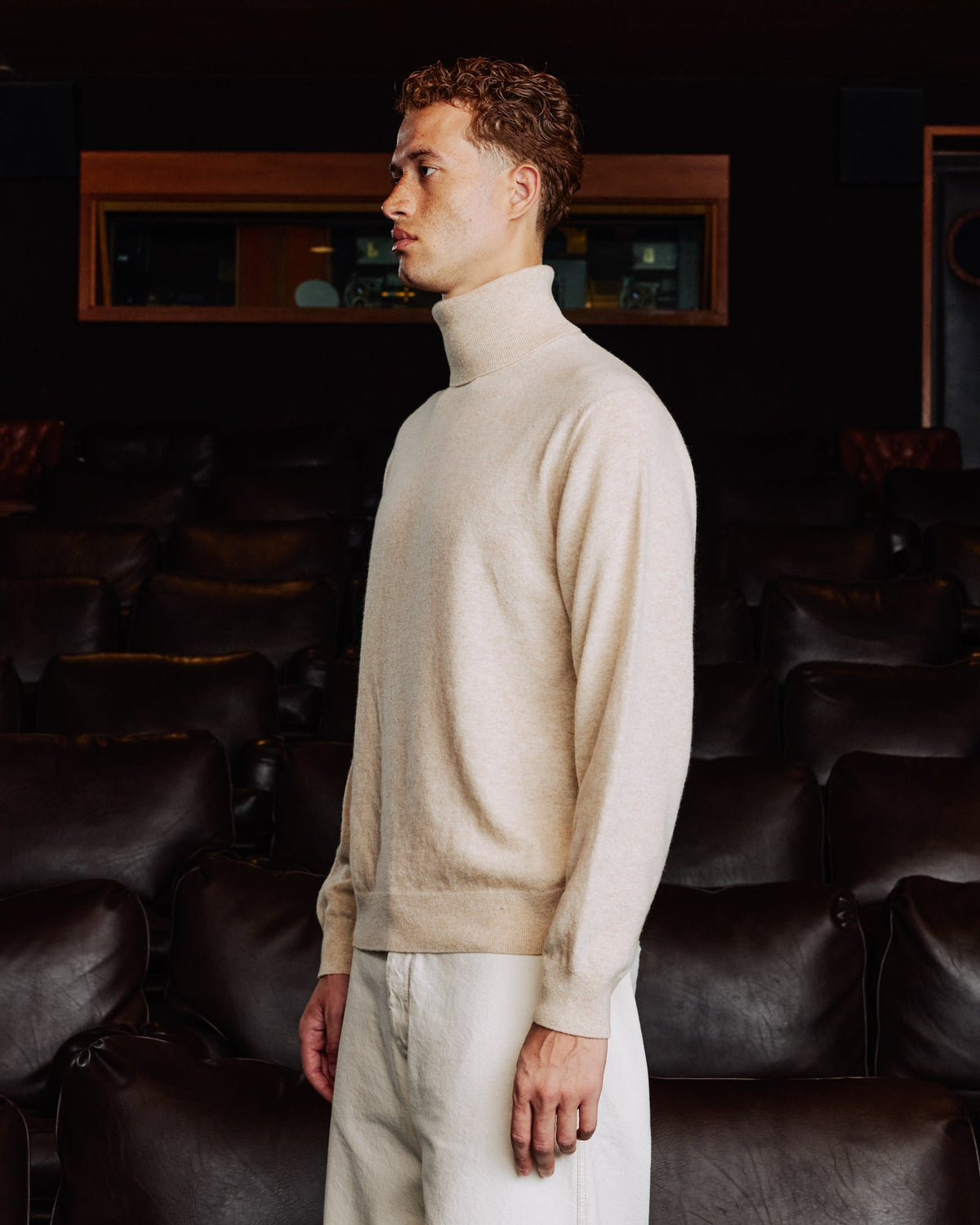 Pull col roulé en laine extrafine beige