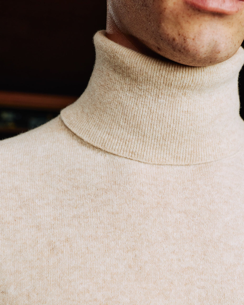 Pull col roulé en laine extrafine beige