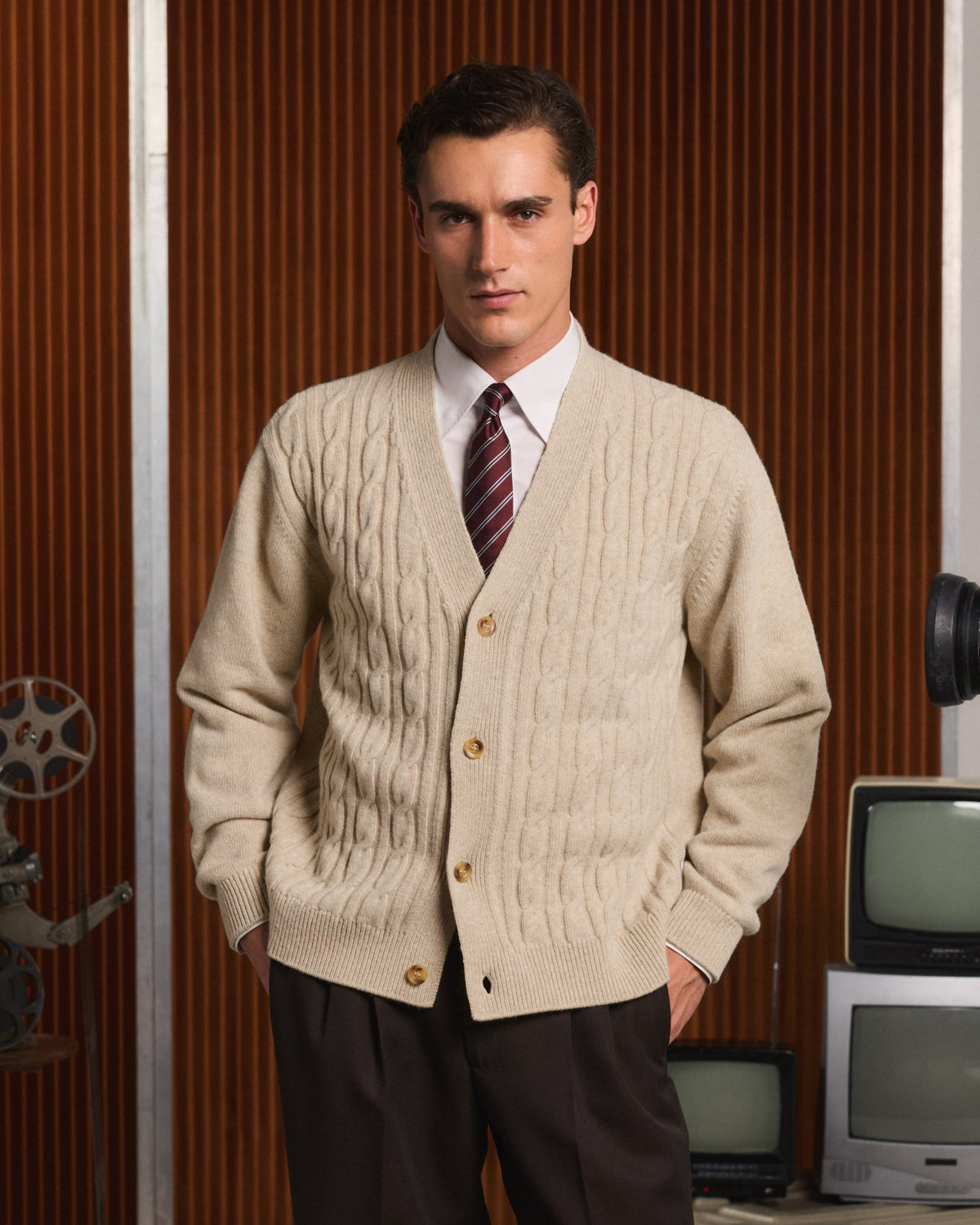 Cardigan torsadé en laine extrafine beige
