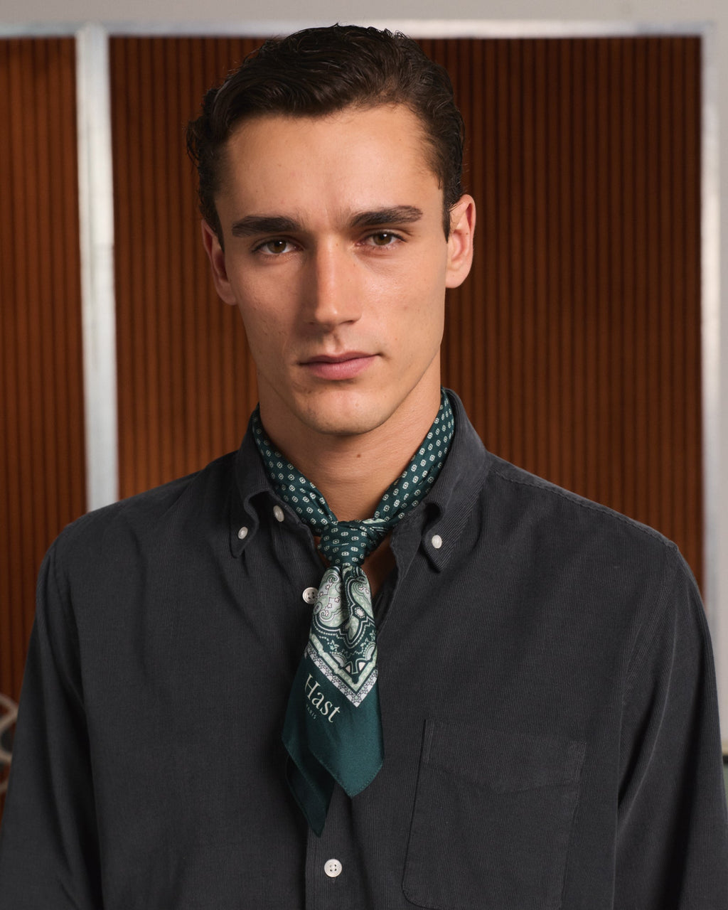Chemise en velours gris anthracite