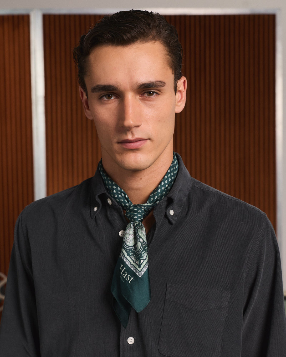 Chemise en velours gris anthracite