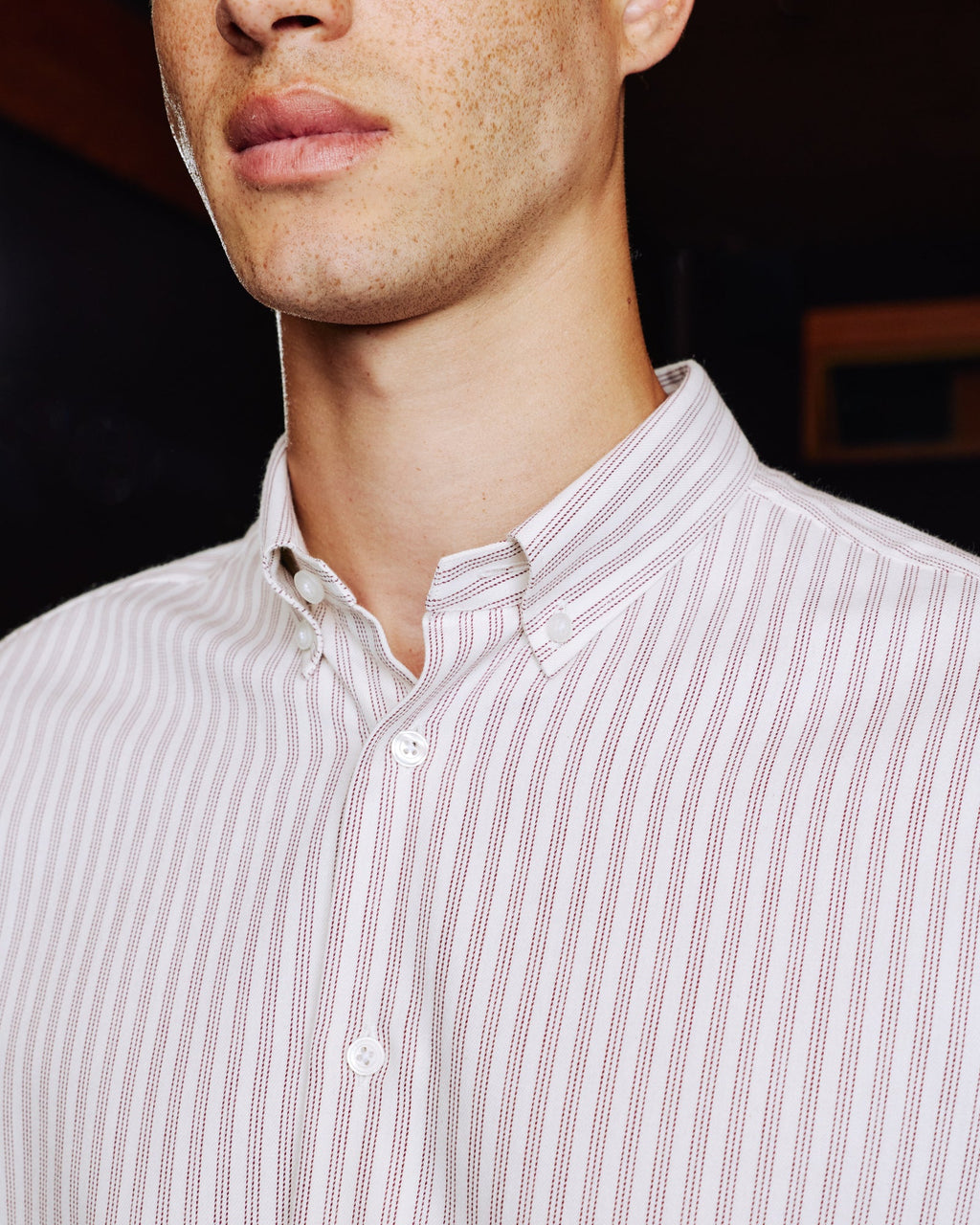 Chemise décontractée en coton rayé bordeaux