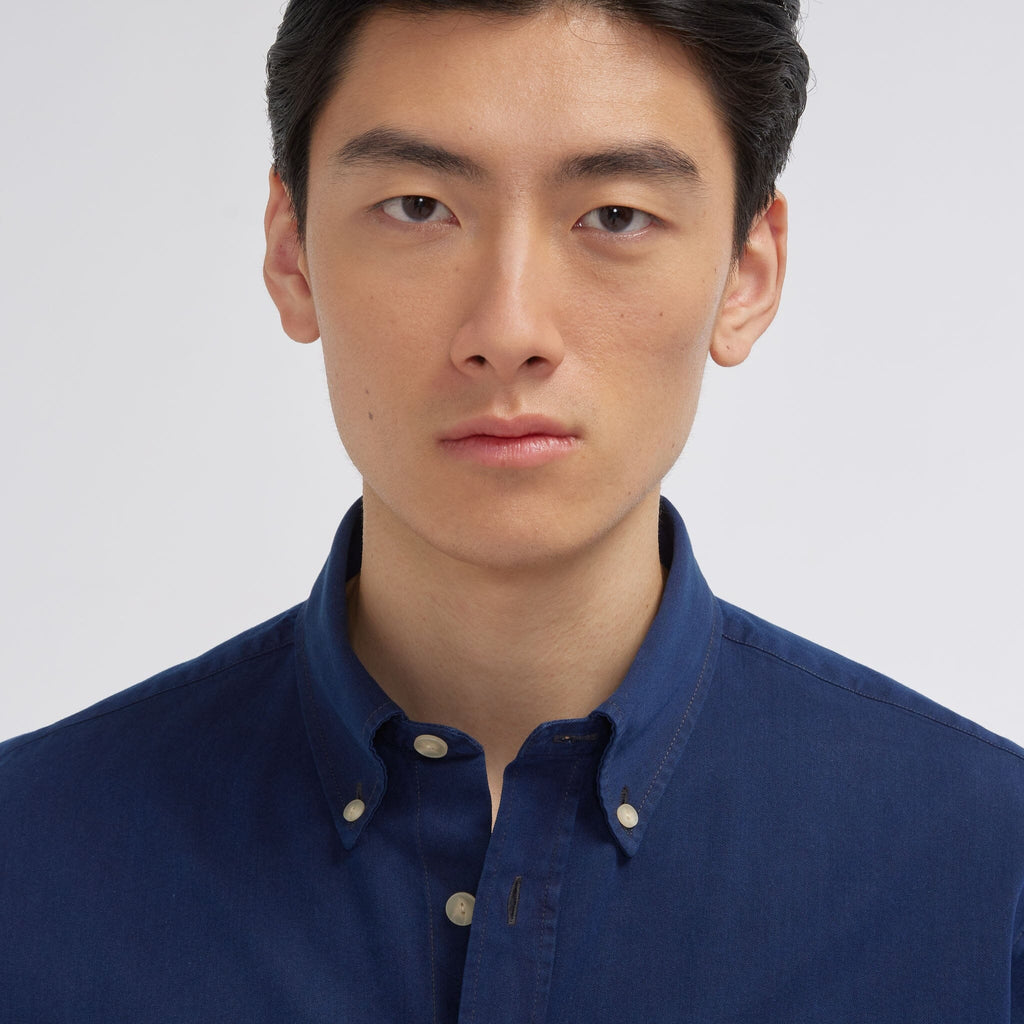Chemise en denim bleu foncé