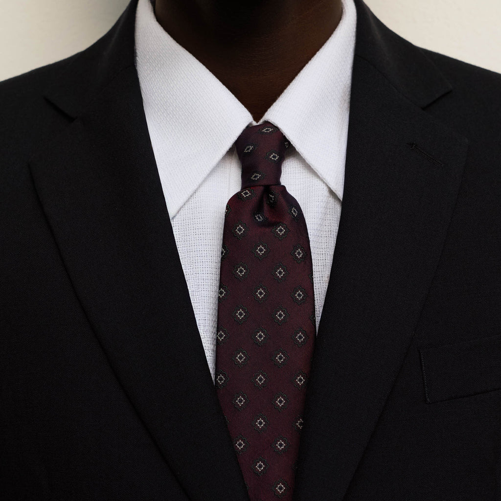 Cravate en coton et soie bordeaux à motifs