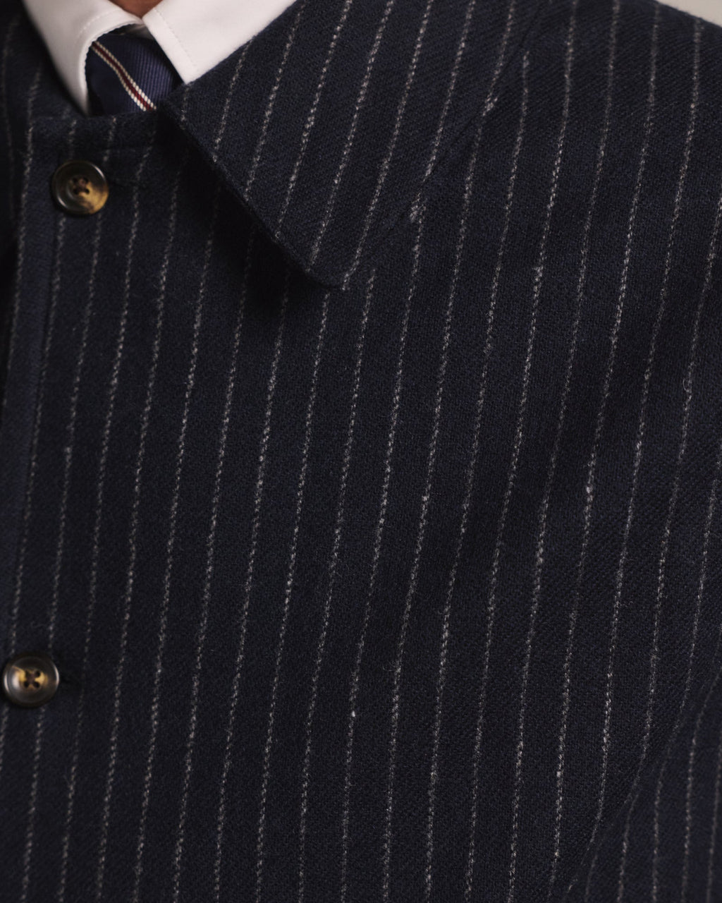 Veste de travail en laine vierge bleu marine à rayures craie