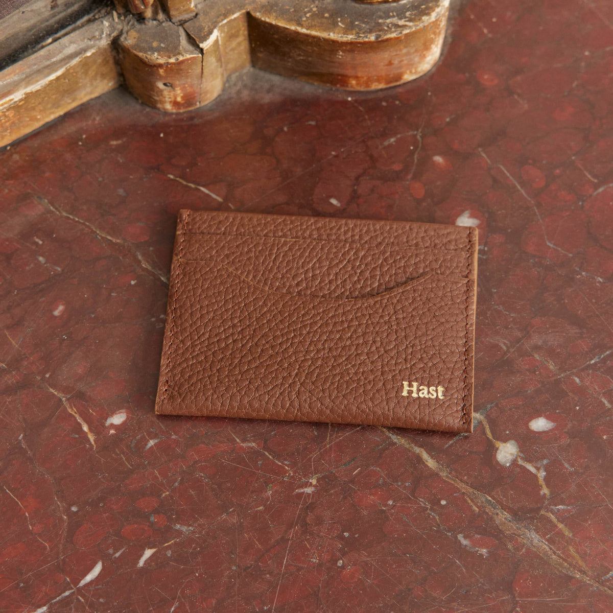 Porte-cartes marron en cuir grainé